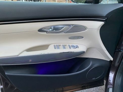 Certified 2022 Genesis GV70 2.5T w/ Advanced Package image 31