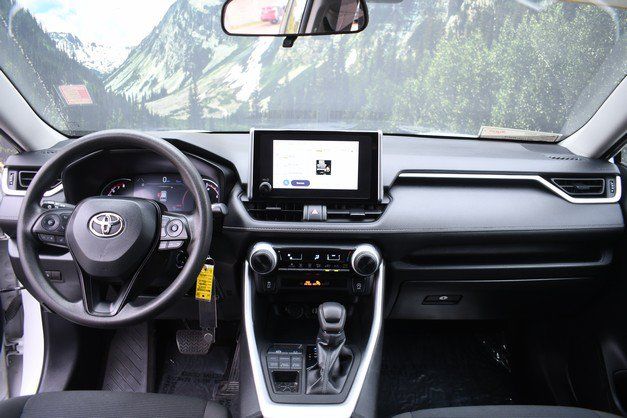 Certified 2024 Toyota RAV4 LE AWD/4WD image 18