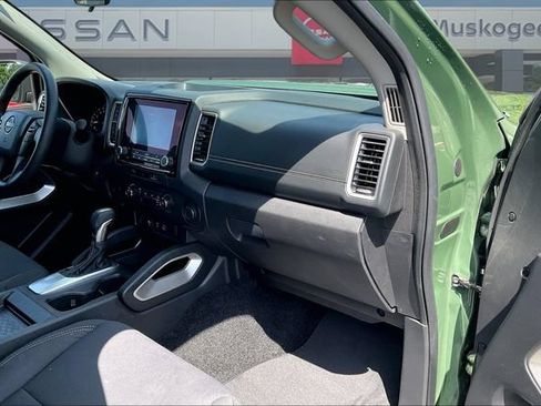 Used 2024 Nissan Frontier SV w/ Technology Package RWD image 25