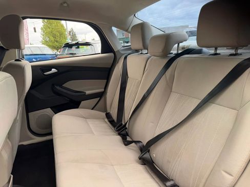 Used 2015 Ford Focus SE FWD image 14