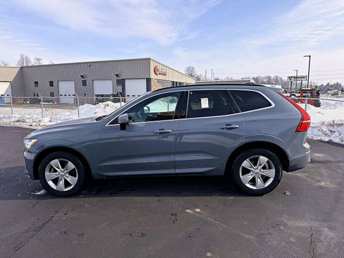 Used 2022 Volvo XC60 B5 Momentum image 6