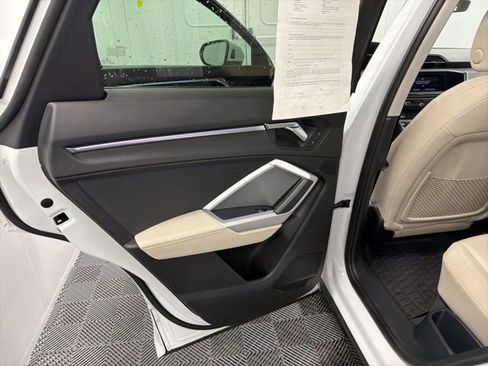 Used 2022 Audi Q3 2.0T Premium Plus w/ Premium Plus Package image 15