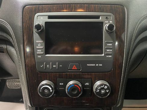 Used 2017 Chevrolet Traverse LT w/ Style and Technology Package image 9