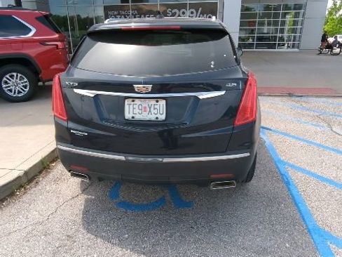 Used 2017 Cadillac XT5 Premium Luxury FWD image 10