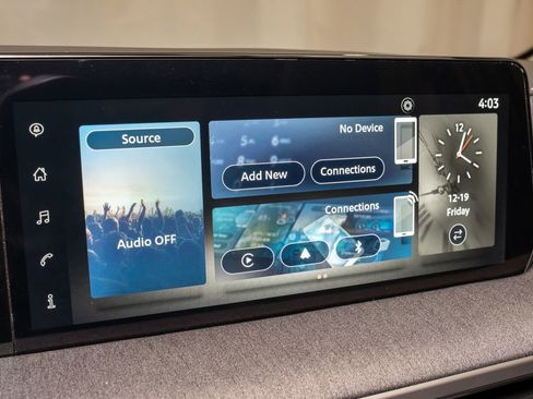 Certified 2025 Nissan Kicks SV image 12