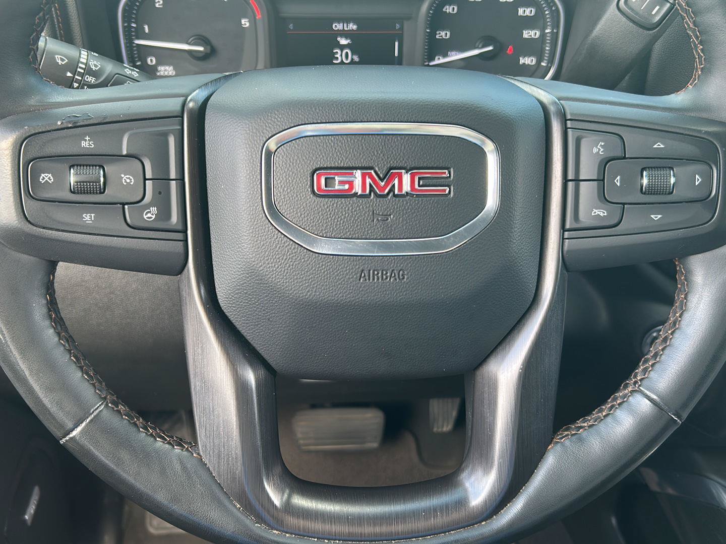 Used 2023 GMC Sierra 2500 AT4 w/ AT4 Preferred Package AWD/4WD image 11