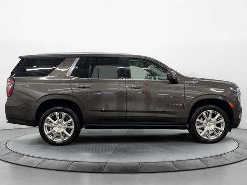 Used 2021 Chevrolet Tahoe High Country w/ Premium Package image 2