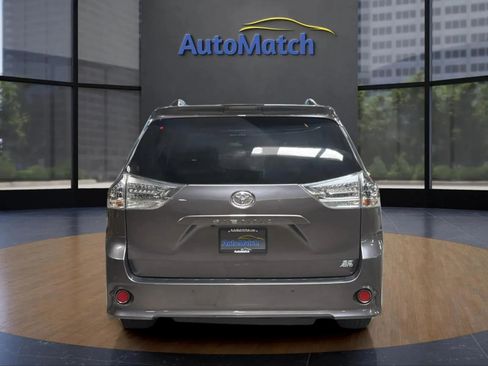 Used 2020 Toyota Sienna SE Premium AWD/4WD image 10