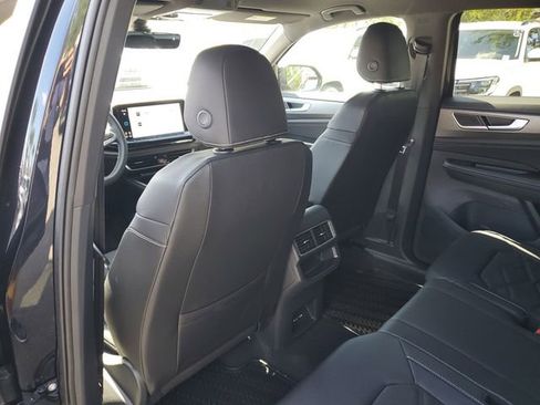 New 2026 Volkswagen Atlas Cross Sport SE FWD image 9