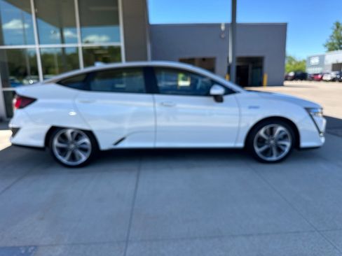 Used 2021 Honda Clarity Touring image 9
