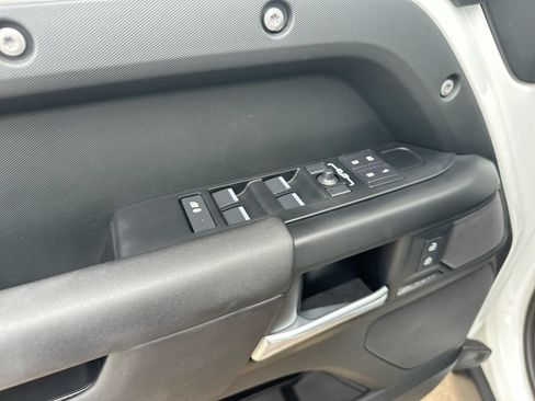 Used 2025 Land Rover Defender 110 S AWD/4WD image 13