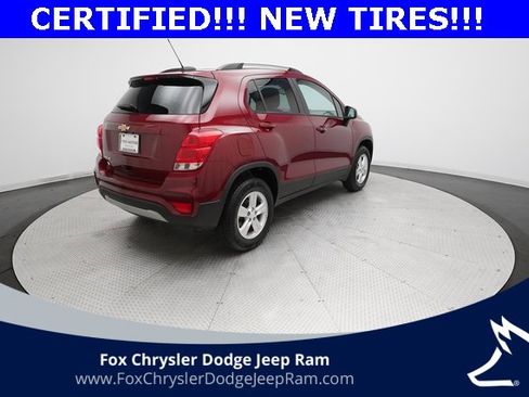 Used 2022 Chevrolet Trax LT w/ LT Convenience Package image 35