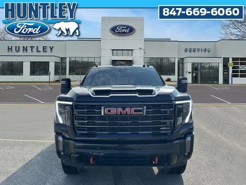 Used 2024 GMC Sierra 2500 AT4 w/ AT4 Premium Plus Package image 3