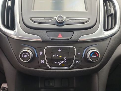 Used 2018 Chevrolet Equinox LT image 20