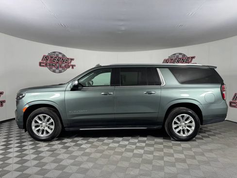 Used 2023 Chevrolet Suburban Premier AWD/4WD image 4