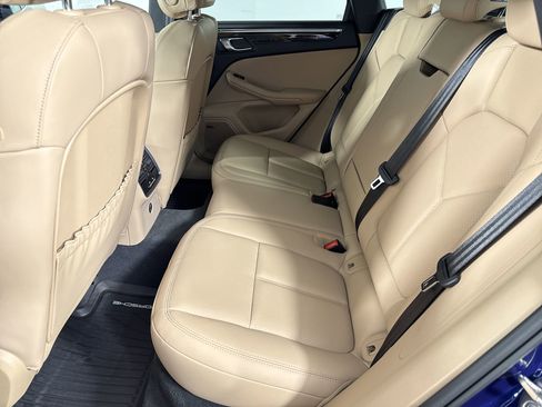 Used 2025 Porsche Macan image 15