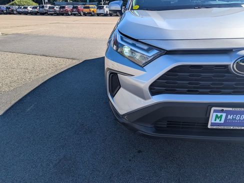 Used 2024 Toyota RAV4 XLE w/ Convenience Package AWD/4WD image 10