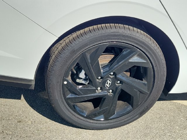 Used 2026 Hyundai Elantra SEL Sport Premium FWD image 28