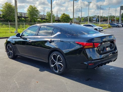 Used 2025 Nissan Altima 2.5 SR FWD image 4