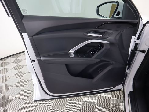 Used 2025 Audi Q5 Premium w/ Convenience Package image 26