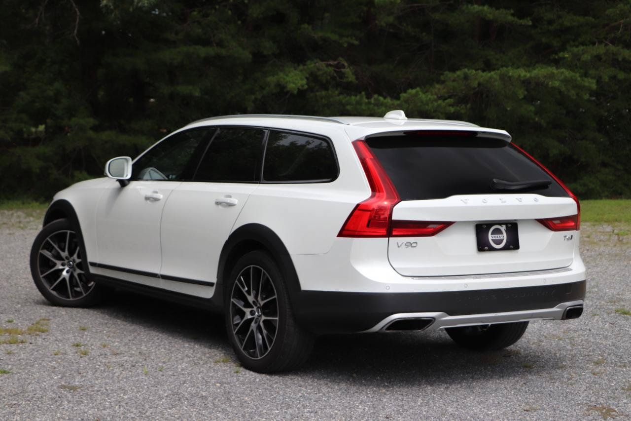 Used 2020 Volvo V90 T6 Cross Country AWD/4WD image 31
