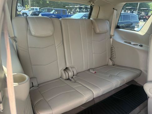 Used 2017 Cadillac Escalade Premium Luxury AWD/4WD image 21