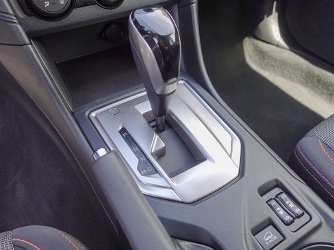 Used 2019 Subaru Crosstrek 2.0i Premium image 19