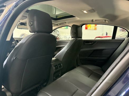 Used 2017 Jaguar XE Premium RWD image 13