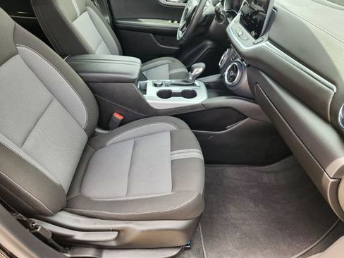 Used 2025 Chevrolet Blazer LT AWD/4WD image 14