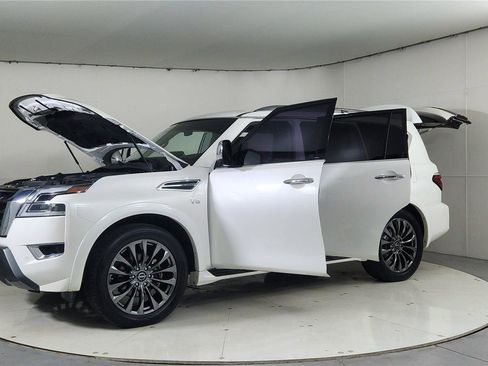 Used 2021 Nissan Armada Platinum w/ Captain's Chairs Package image 10