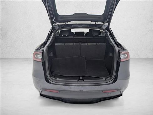 Used 2024 Tesla Model Y Long Range image 6