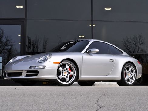 Used 2006 Porsche 911 Carrera S RWD image 2
