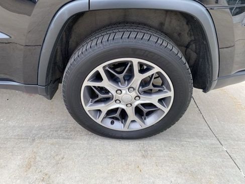 Used 2020 Jeep Grand Cherokee Limited image 14