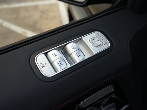Used 2025 Mercedes-Benz G 63 AMG 4MATIC image 23