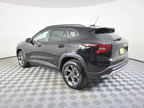 New 2026 Chevrolet Trax LT w/ Driver Confidence Package FWD image 4