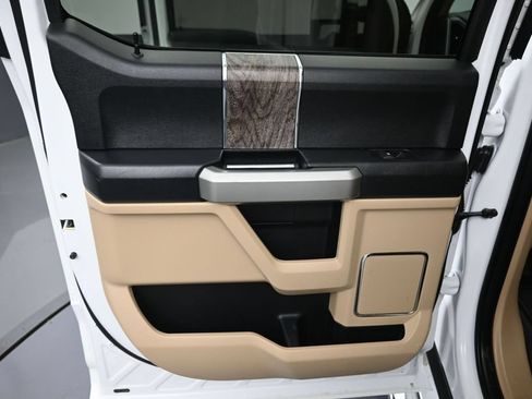 Used 2018 Ford F250 Lariat w/ Lariat Ultimate Package AWD/4WD image 27