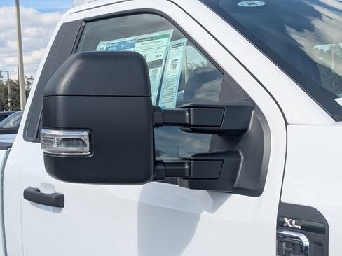 New 2026 Ford F250 XL w/ XL Chrome Package image 10