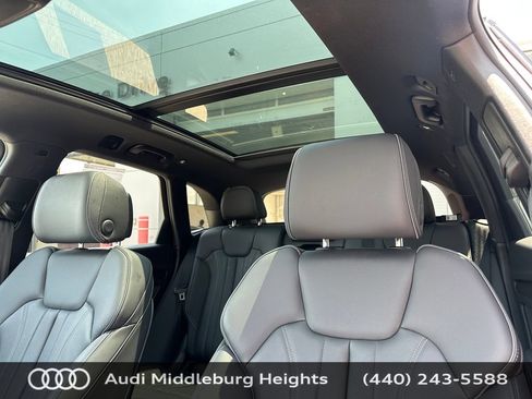 Used 2025 Audi Q5 e Premium Plus w/ Premium Plus Package AWD/4WD image 39