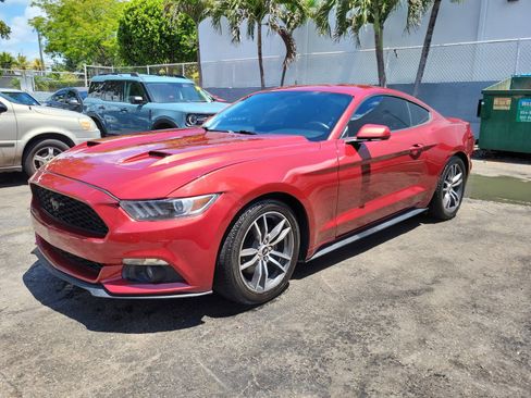 Used 2016 Ford Mustang Coupe RWD image 31