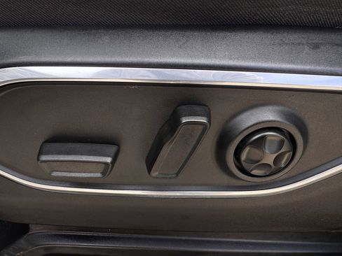 Used 2024 Jeep Wagoneer Series II w/ Flexible Seating Group image 25