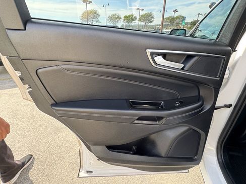 Used 2018 Ford Edge Titanium w/ Equipment Group 301A image 24