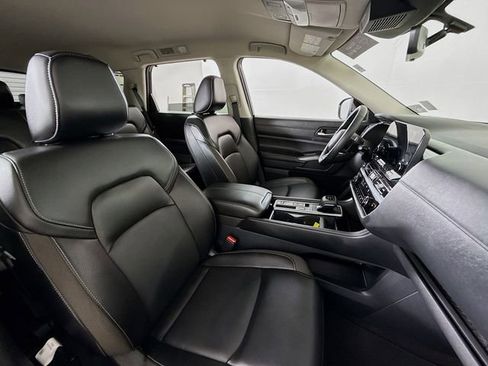 Certified 2024 Nissan Pathfinder SL image 24