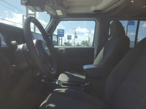 Used 2025 Jeep Wrangler Unlimited Sport AWD/4WD image 8