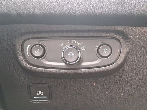 Used 2023 GMC Terrain AT4 image 24