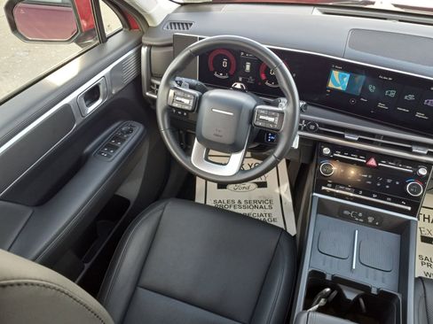 Used 2025 Hyundai Santa Fe SEL image 16