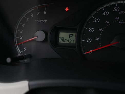 Used 2011 Toyota Sienna LE w/ Towing Pkg image 21