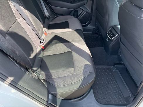 Used 2024 Subaru Outback Premium AWD/4WD image 18