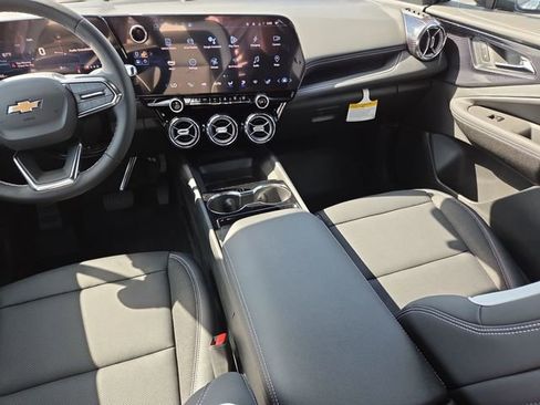 New 2025 Chevrolet Blazer EV LT image 10