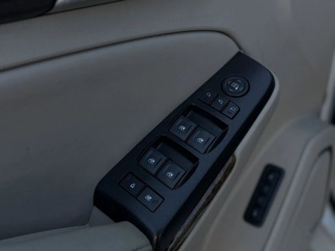 Used 2015 GMC Yukon XL Denali w/ Premium Package image 25