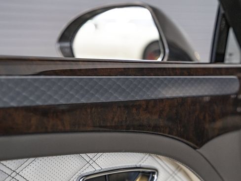Used 2013 Bentley Mulsanne RWD image 25